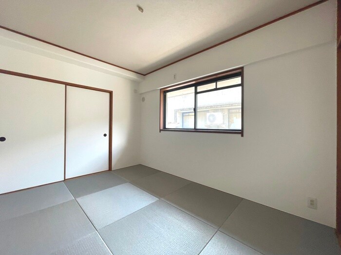 ラジュニ－ル春日丘の物件内観写真