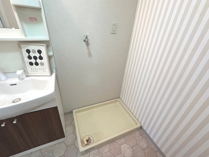 ラジュニ－ル春日丘の物件内観写真