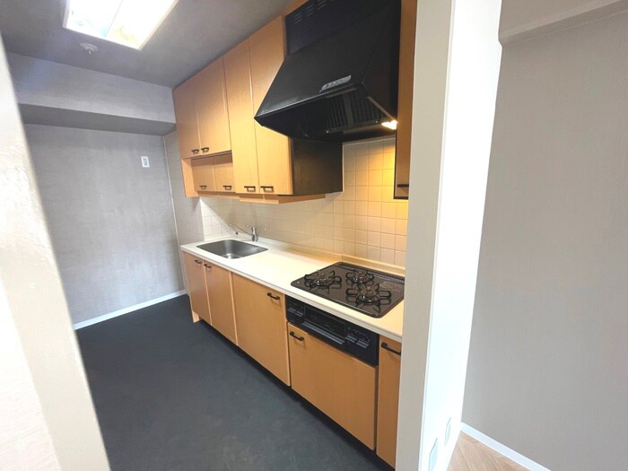 ラジュニ－ル春日丘の物件内観写真