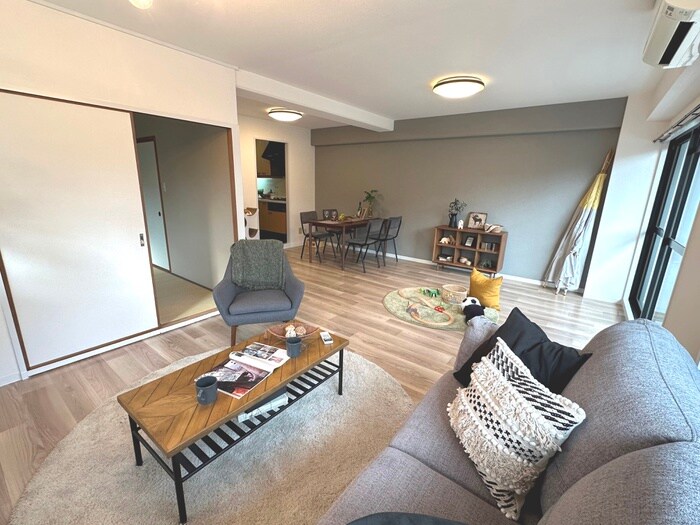 ラジュニ－ル春日丘の物件内観写真