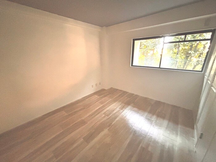 ラジュニ－ル春日丘の物件内観写真