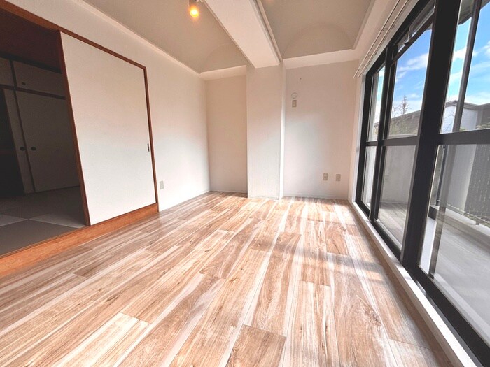 ラジュニ－ル春日丘の物件内観写真