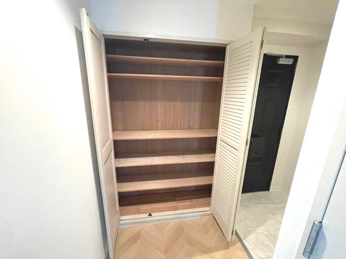 ラジュニ－ル春日丘の物件内観写真