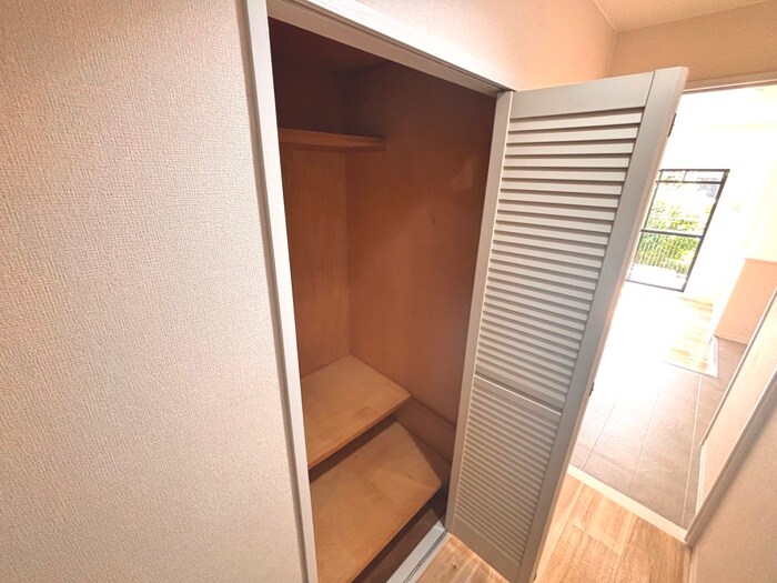 ラジュニ－ル春日丘の物件内観写真