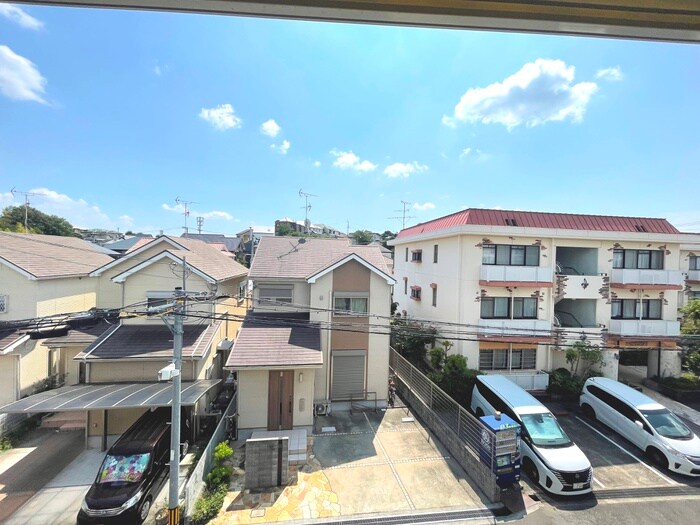 ラジュニ－ル春日丘の物件内観写真