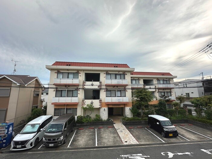 ラジュニ－ル春日丘の物件内観写真