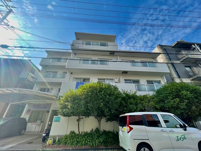 シャトレブランの物件外観写真