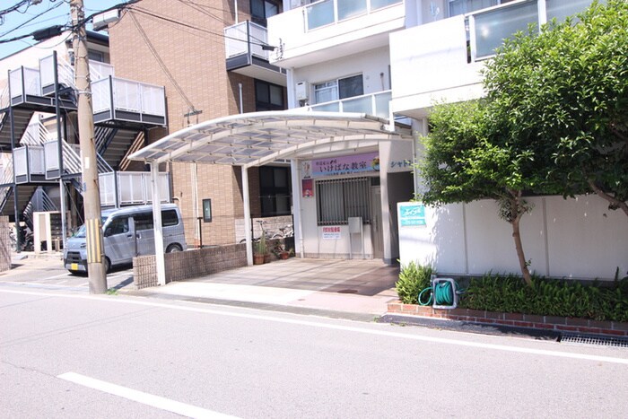 シャトレブランの物件外観写真