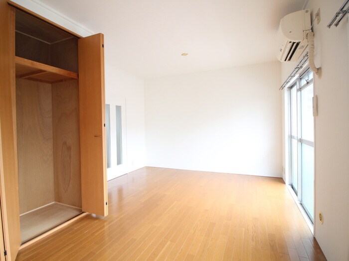 シャトレブランの物件内観写真