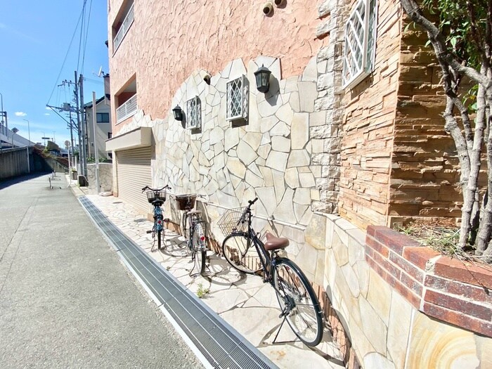 リーフジャルダン阪急石橋の物件外観写真
