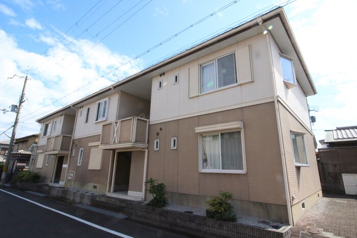 ハイツクリスタルあいりすＡ棟の物件外観写真