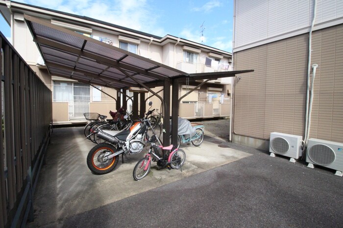 ハイツクリスタルあいりすＡ棟の物件外観写真