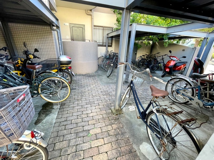 サンプラザ本山南の物件外観写真