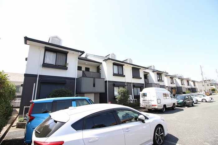 アゼリアガ－デンハイツＢ棟の物件外観写真