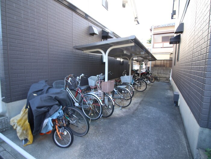 アゼリアガ－デンハイツＢ棟の物件外観写真