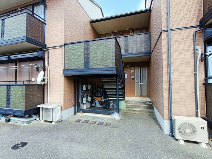 プリシェ加茂の物件外観写真