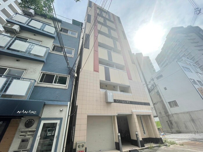 シュープリームの物件外観写真