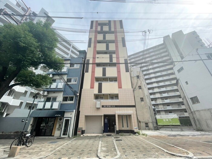 シュープリームの物件外観写真