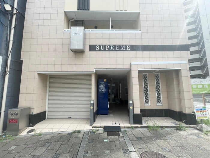 シュープリームの物件外観写真