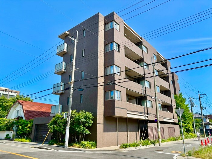 Ａｍｉｓｔａｄの物件外観写真