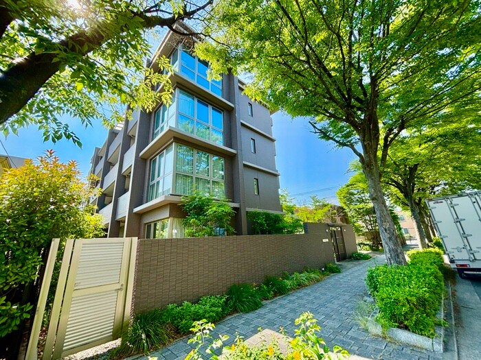 Ａｍｉｓｔａｄの物件外観写真