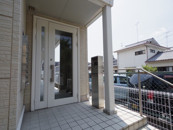 アウドムラの物件外観写真