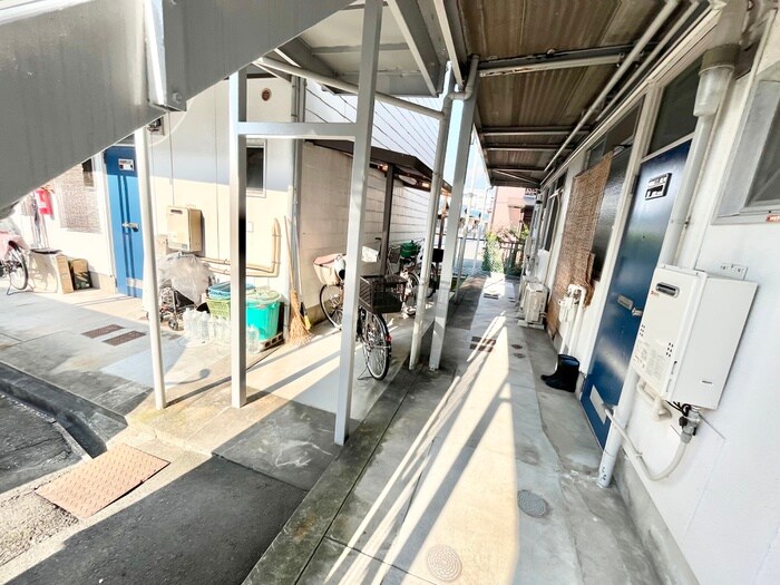 西小路ハイツの物件外観写真