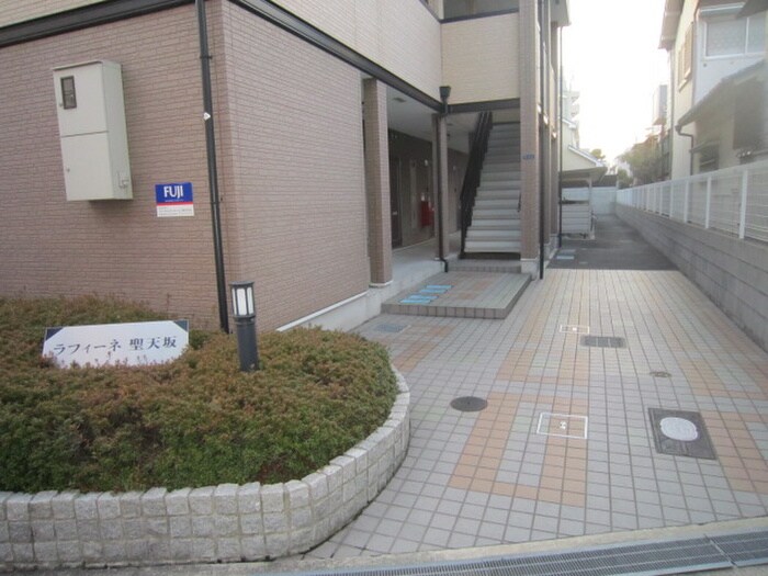 ラフィ－ネ聖天坂の物件外観写真