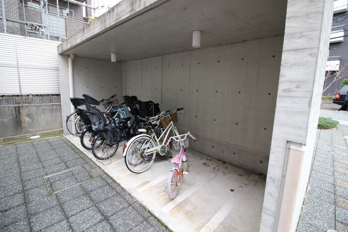 ＦＬＯＲＡＬ千里春日の物件外観写真