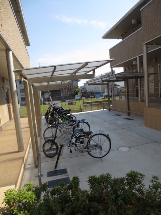 グランディール北栗栖Ｂ棟の物件外観写真