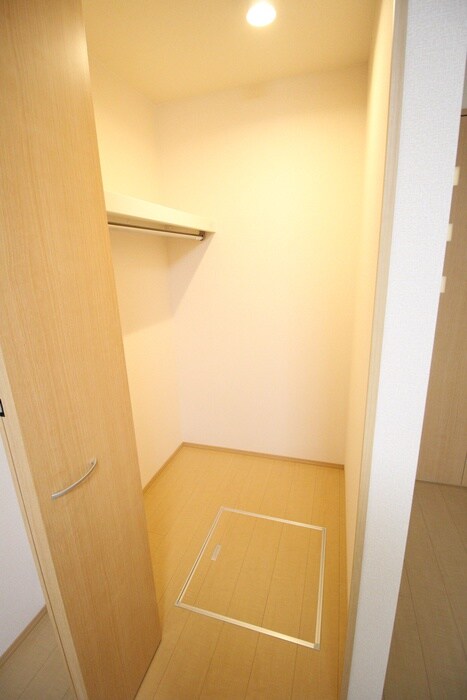 グランディール北栗栖Ｂ棟の物件内観写真