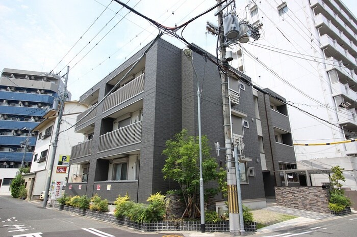 AZU　PATIOの物件外観写真