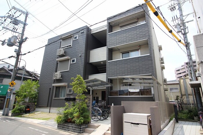 AZU　PATIOの物件外観写真