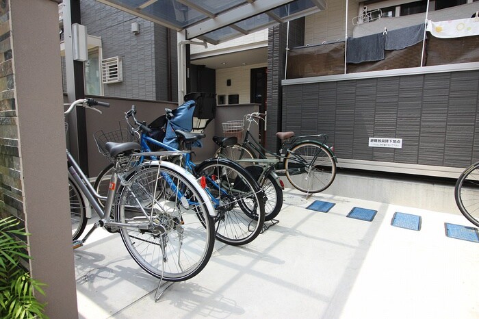 AZU　PATIOの物件外観写真