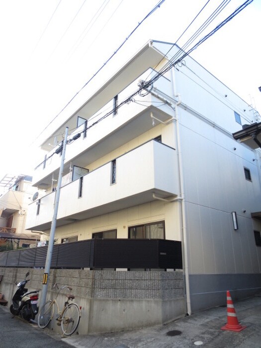 クレッシェンド福住の物件外観写真