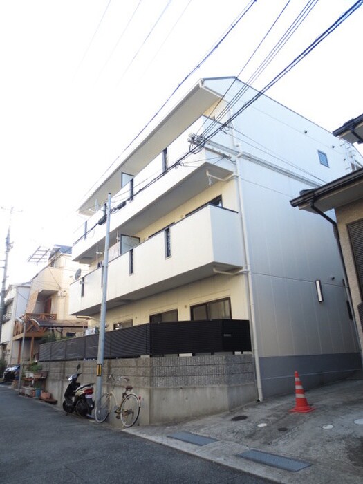 クレッシェンド福住の物件外観写真