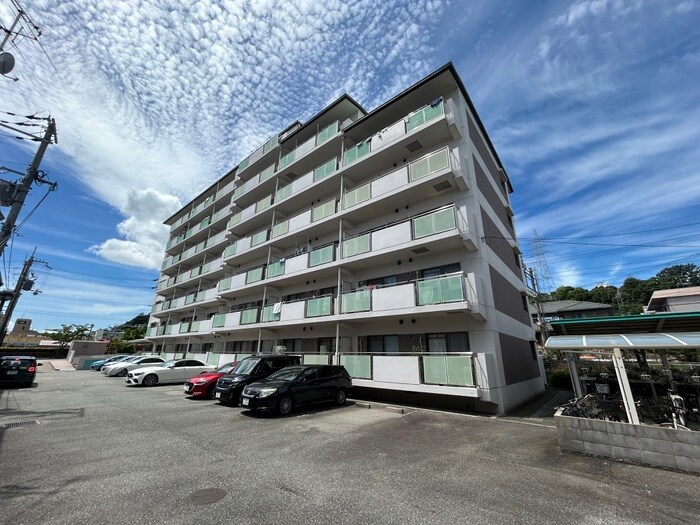 リジェ－ル宝塚の物件外観写真