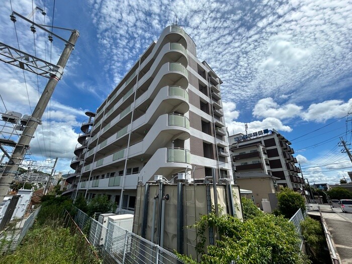 リジェ－ル宝塚の物件外観写真