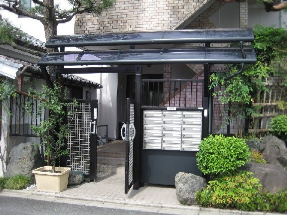 小華マンションの物件外観写真