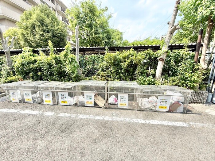 ハイクラスマンションの物件外観写真