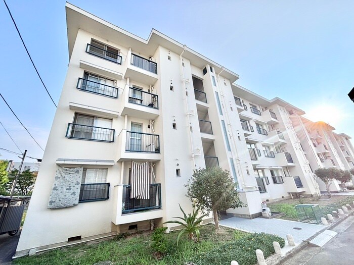 香里三井第2次南住宅A6棟（408）の物件外観写真