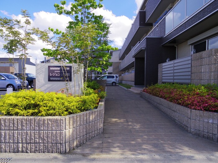 レジェンド鳥羽の物件外観写真