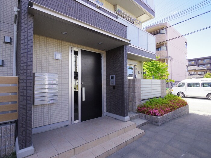 レジェンド鳥羽の物件外観写真