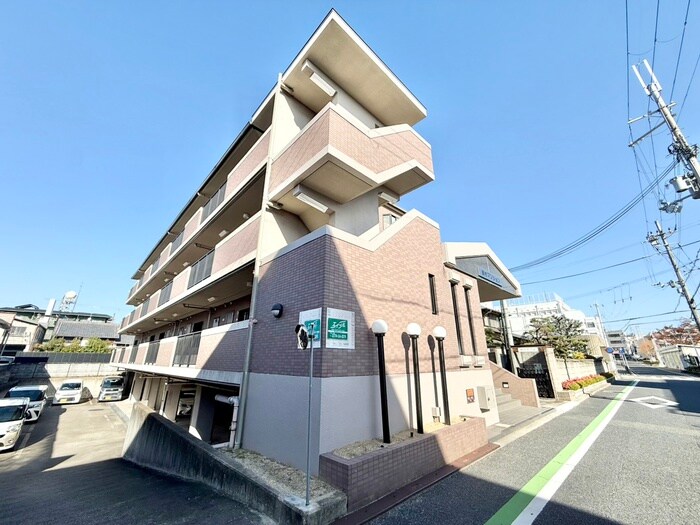 奥村マンションの物件外観写真