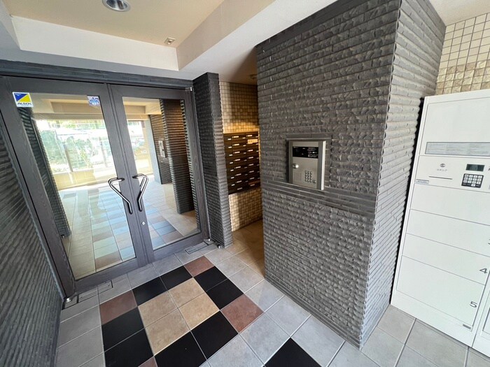 アイ・ウエスト茨木の物件外観写真