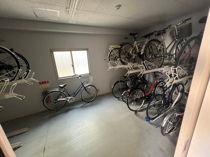 アイ・ウエスト茨木の物件外観写真