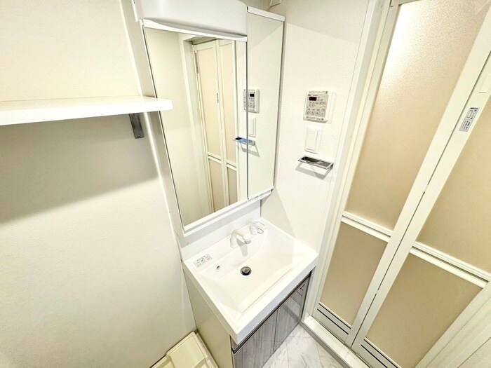 ﾌｧｰｽﾄﾌｨｵｰﾚ京橋ﾉﾜｰﾙ(104)の物件内観写真