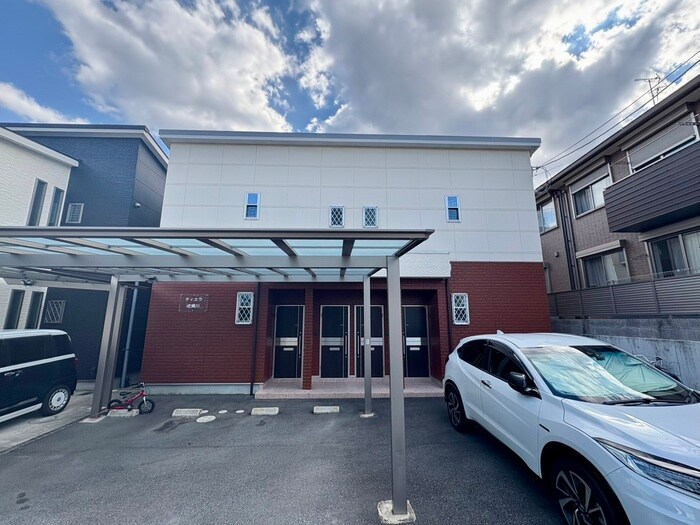 ﾃｨｴﾗ逆瀬川の物件外観写真