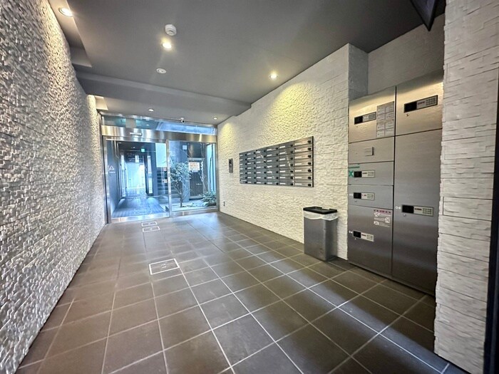 フォース二条城東の物件外観写真