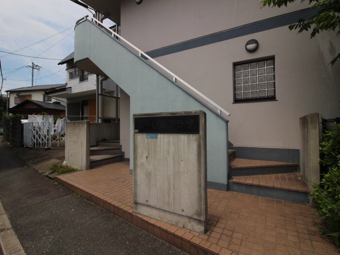 ロ－レルプラザの物件外観写真